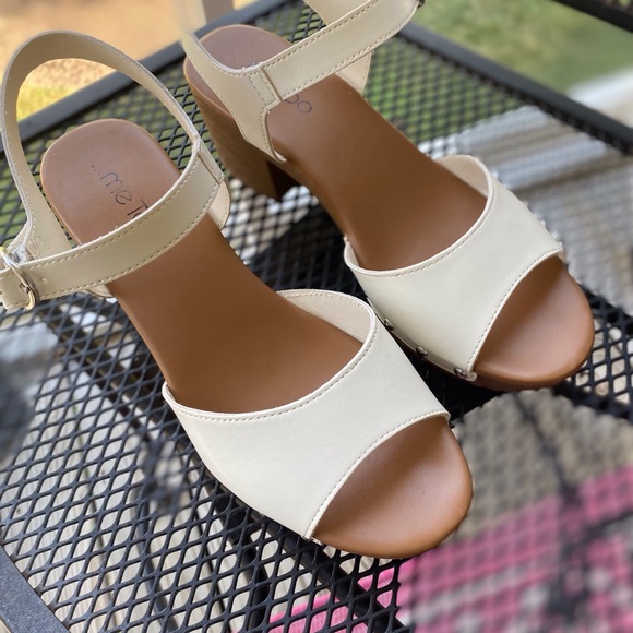 Sandals - Picture 6 of 6